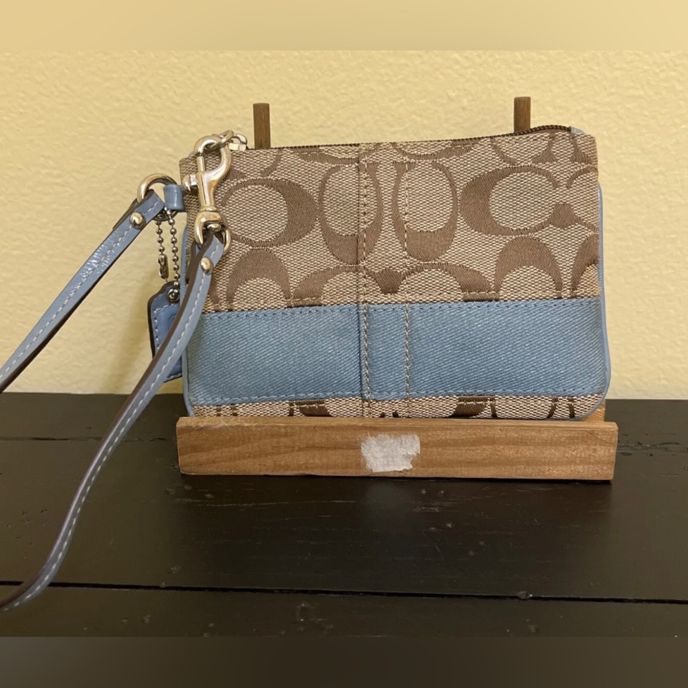 Lot of 3 Coach wristlets/wallets - Good Condition 👍🏻 - Picture 4 of 6
